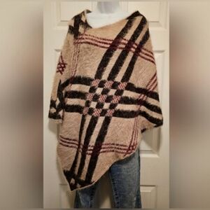 Plaid Patterned Women's Sweater Poncho